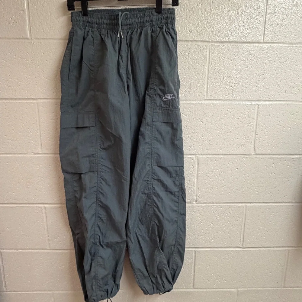 Nike Womens Vintage Swoosh Sportswear Cargo Pants M Grey Nylon Tech Gorp Joggers